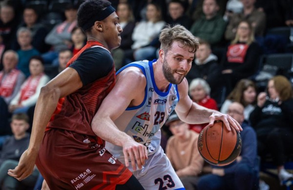 Kosminė kova Utenoje: B. Krikkes dėjimas ir atšaukta pražanga lėmė jonaviečių pergalę