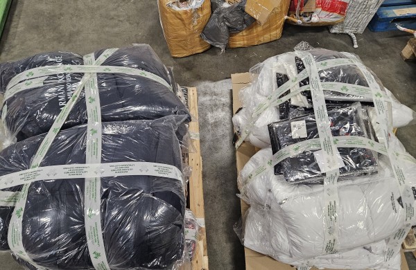 Muitinė užkardė klastočių tranzitą: padirbiniai keliavo iš Šveicarijos