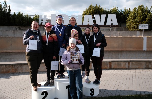 Rekordinis savaitgalis Jonavos diskgolfo parke – Lietuvos diskgolfo dvejetų čempionate varžėsi net 80 porų 