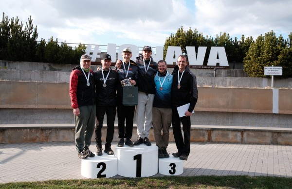 Rekordinis savaitgalis Jonavos diskgolfo parke – Lietuvos diskgolfo dvejetų čempionate varžėsi net 80 porų 