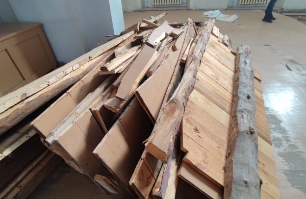 Remontuojamoje Jonavos Šv. apaštalo Jokūbo bažnyčioje – netikėti radiniai ir sudėtingi sprendimai 