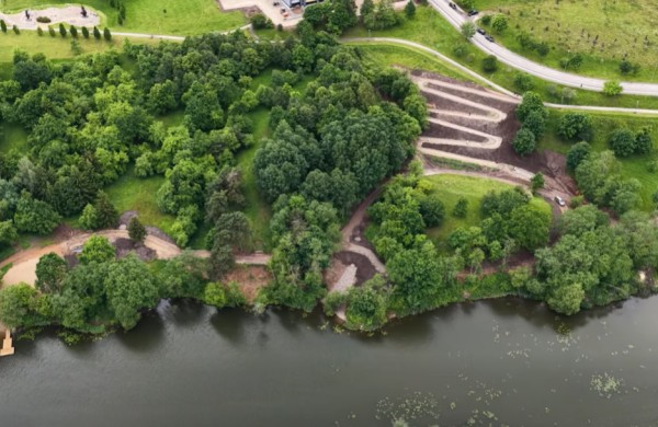 Uždraus dviračius ir paspirtukus: naujasis Jonavos takas – tik pėstiesiems