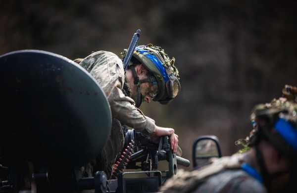 Pratybose „Juodoji strėlė 2026“ –  koviniai šaudymai į antžeminius taikinius ir dronus