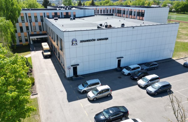 Jonavoje - siūlymas diegti elektroninių cigarečių detektorius mokykloje, tvarkyti Rimkų laiptus ir ruošti gimnazistus Dainų šventei