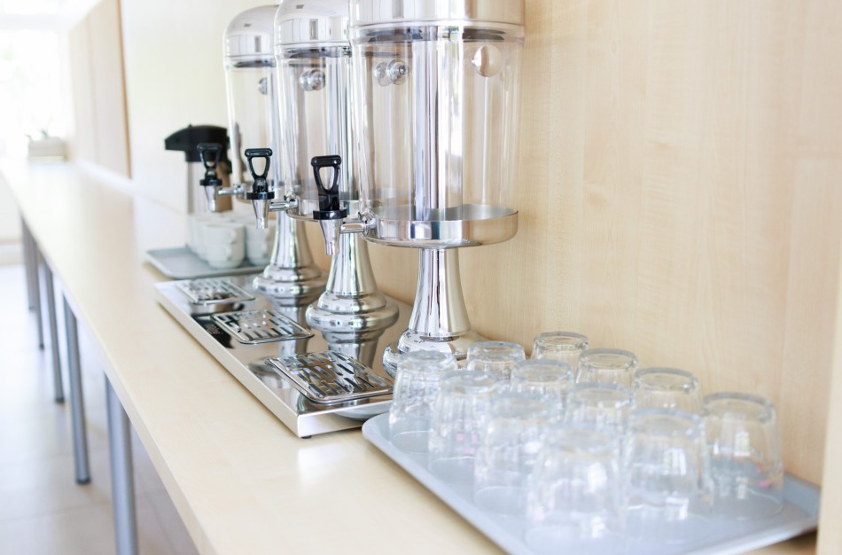 Siūloma mažinti PVM maitinimo paslaugoms iki 12 procentų