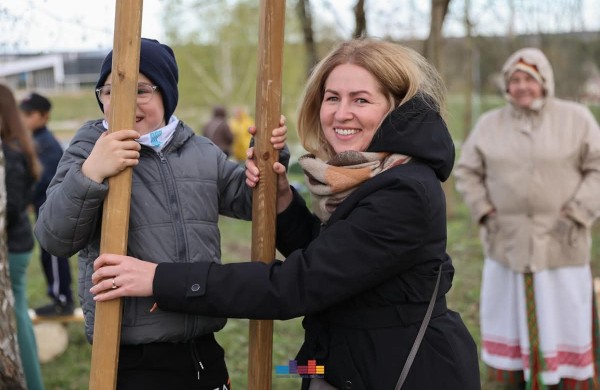 Jonavoje nuvilnijo Jorės šventė: žemė pažadinta dainomis ir senovinėmis apeigomis