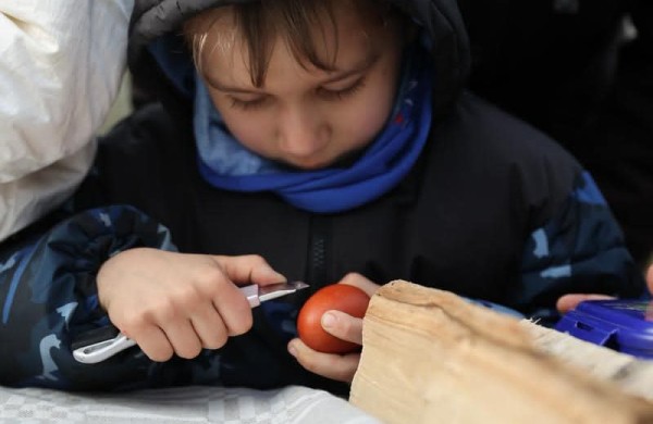 Jonavoje nuvilnijo Jorės šventė: žemė pažadinta dainomis ir senovinėmis apeigomis