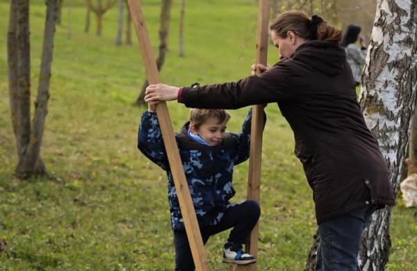 Jonavoje nuvilnijo Jorės šventė: žemė pažadinta dainomis ir senovinėmis apeigomis
