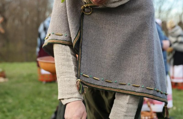 Jonavoje nuvilnijo Jorės šventė: žemė pažadinta dainomis ir senovinėmis apeigomis