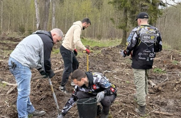 Nacionalinis miškasodis tapo gražia tradicija ir keturratininkų klubui