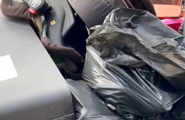 Jonavietis Arnas pričiupo šiukšlintojus: „Šiukšles dėjo tiesiai po draudžiančiu ženklu“, „Jonavos paslaugos“ sureagavo žaibiškai