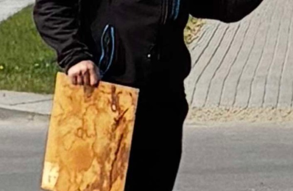 Jonavietis Arnas pričiupo šiukšlintojus: „Šiukšles dėjo tiesiai po draudžiančiu ženklu“, „Jonavos paslaugos“ sureagavo žaibiškai