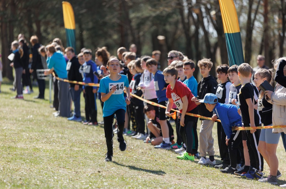 Įvyko Jonavos r. moksleivių lengvosios atletikos "Pavasario krosas" 2026