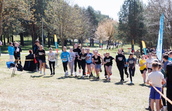 Įvyko Jonavos r. moksleivių lengvosios atletikos "Pavasario krosas" 2026