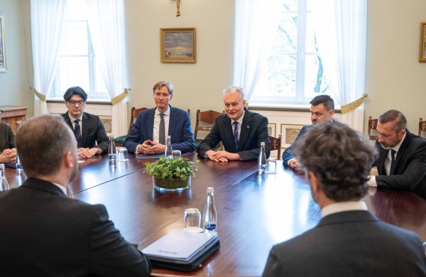 Prezidentas: keliams modernizuoti – naujos finansinės galimybės