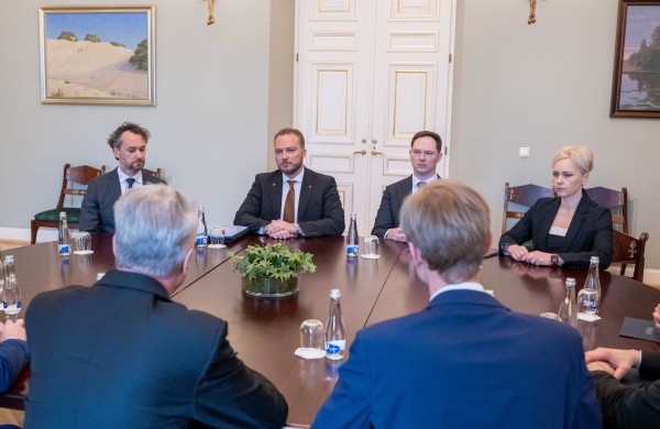 Prezidentas: keliams modernizuoti – naujos finansinės galimybės