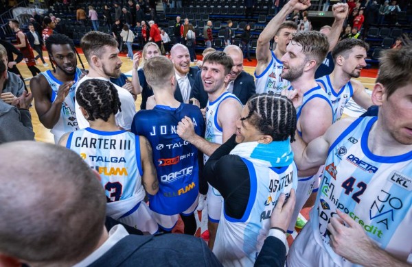 Vejasi atkrintamųjų traukinį: didelį pranašumą iššvaistę jonaviečiai dramatiškai parklupdė „Lietkabelį“