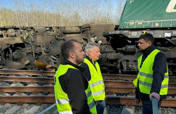 Geležinkelio mazguose – juodasis savaitgalis: nuo bėgių vėl nuriedėjo traukinys