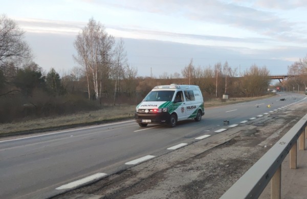 Dūmai po avarijos – tik pradžia: vairuotojo namuose kilo kita grėsmė