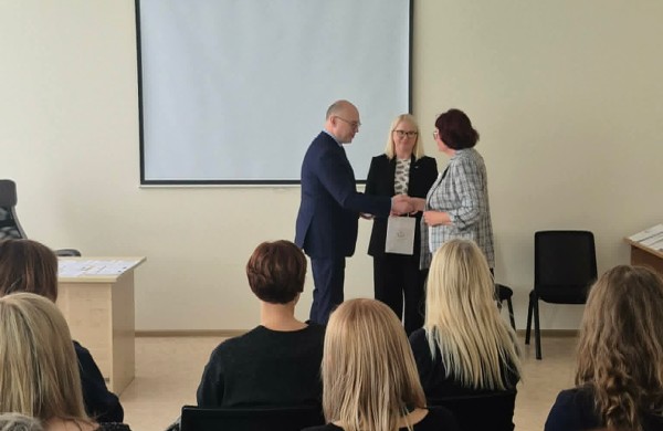 Iniciatyva „Skaitau AŠ, skaityk TU, skaitykime VISI kartu“
