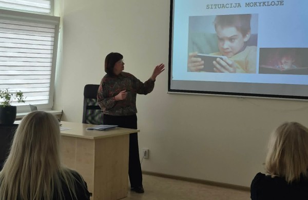 Iniciatyva „Skaitau AŠ, skaityk TU, skaitykime VISI kartu“