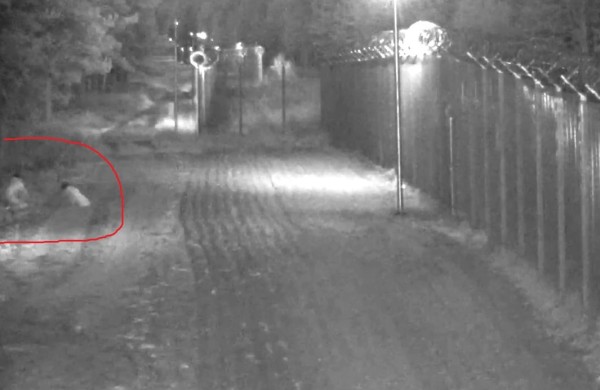 18 migrantų į Lietuvą ropojo iš Baltarusijos iškastu urvu