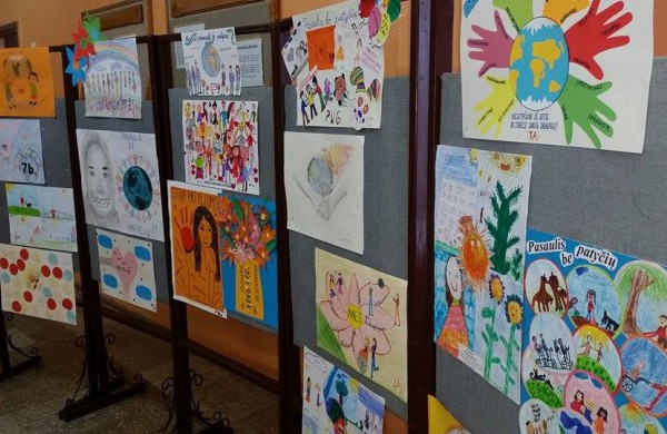 J. Vareikio progimnazijos auklėtiniai: pasaulis – be patyčių