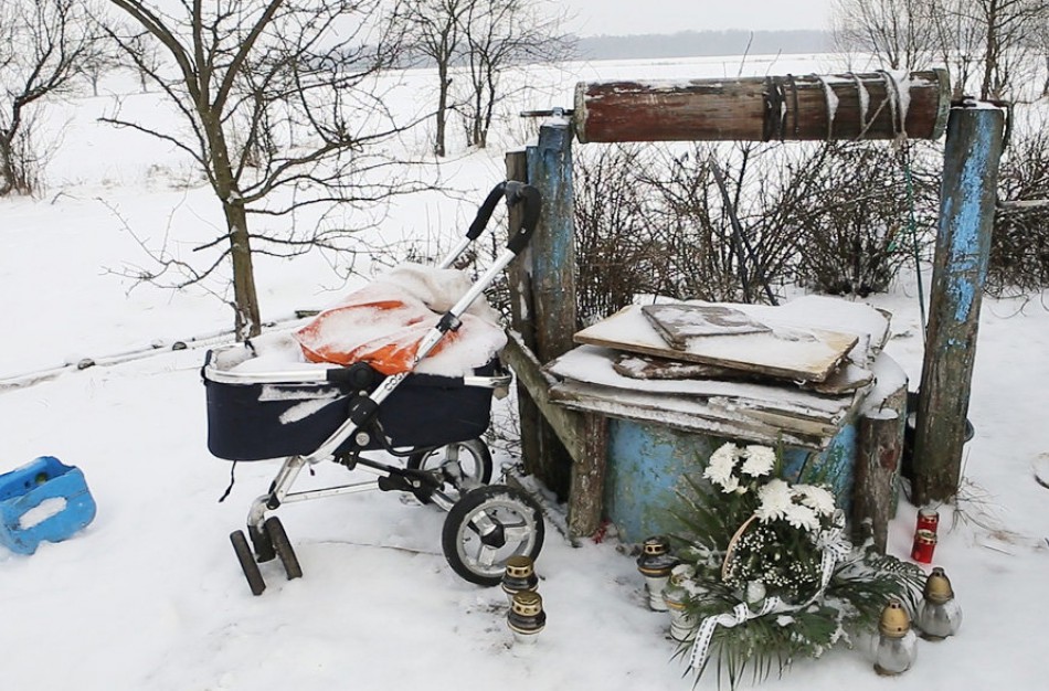 Šulinyje pražudytų vaikų mama neteko ir likusių dviejų atžalų - nuspręsta vaikus iš jos paimti