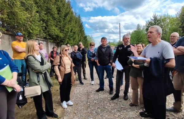 Dėl planuojamos atliekų aikštelės Užusaliuose - gyventojų pasipriešinimas ir karštos diskusijos