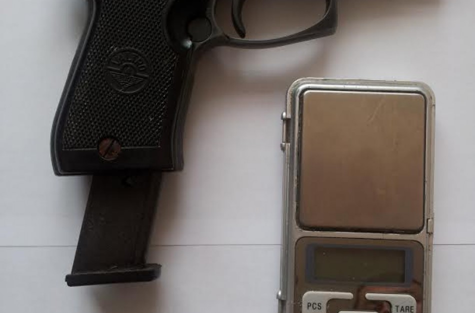 Išaiškinti keturi jonaviečiai, kaip įtariama, platinę narkotines medžiagas