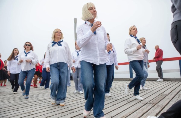 Palangoje – įspūdinga Jonavos krašto šokėjų banga: šokis suvienijo skirtingas kartas