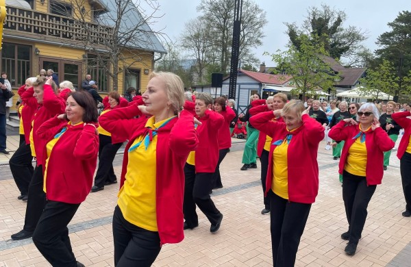 Palangoje – įspūdinga Jonavos krašto šokėjų banga: šokis suvienijo skirtingas kartas