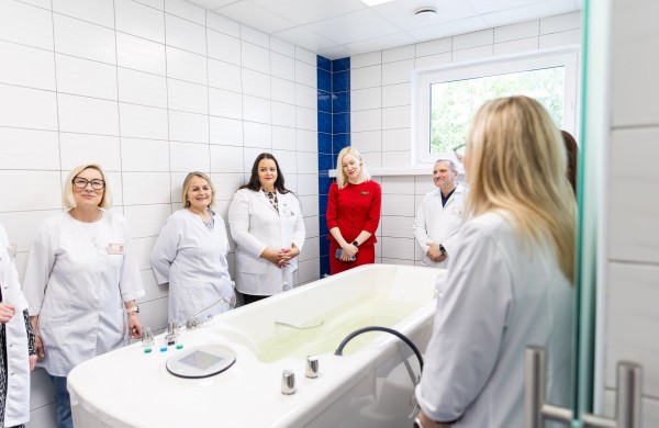 Jonavos ligoninėje – nauja moderni hidroterapijos vonia pacientų reabilitacijai