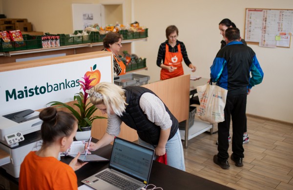 „Maisto bankui“ 25-eri: nuo kelių žmonių idėjos iki visos Lietuvos gerumo judėjimo 