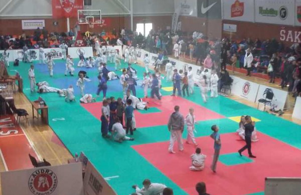 Trejose varžybose – prizinių vietų gausa