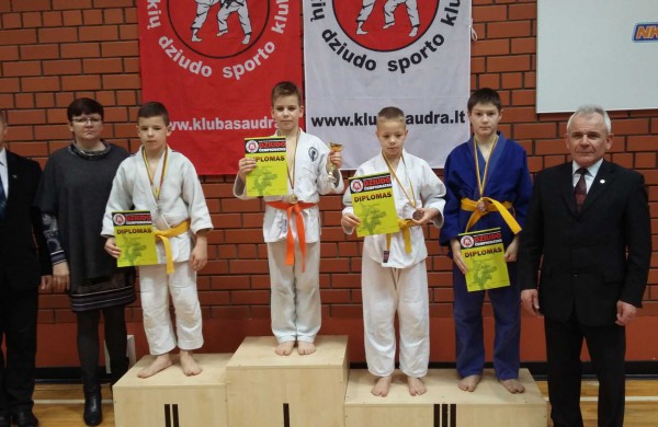 Trejose varžybose – prizinių vietų gausa