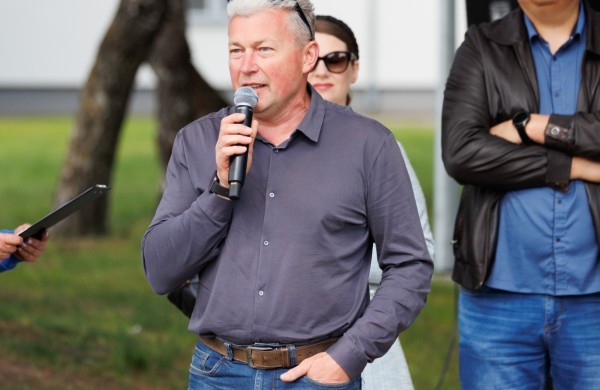 Jeronimo Ralio gimnazijos bendruomenę subūrė Sporto šventė atnaujintame stadione