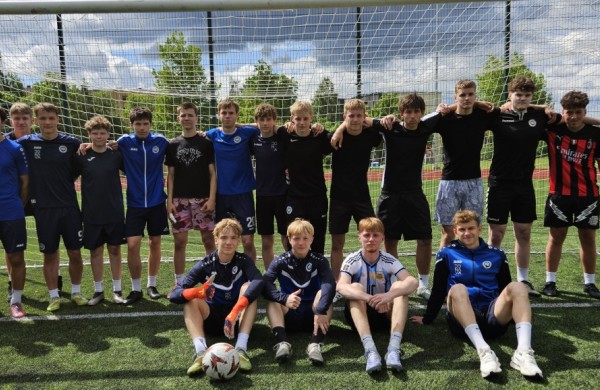 Jeronimo Ralio gimnazijos bendruomenę subūrė Sporto šventė atnaujintame stadione
