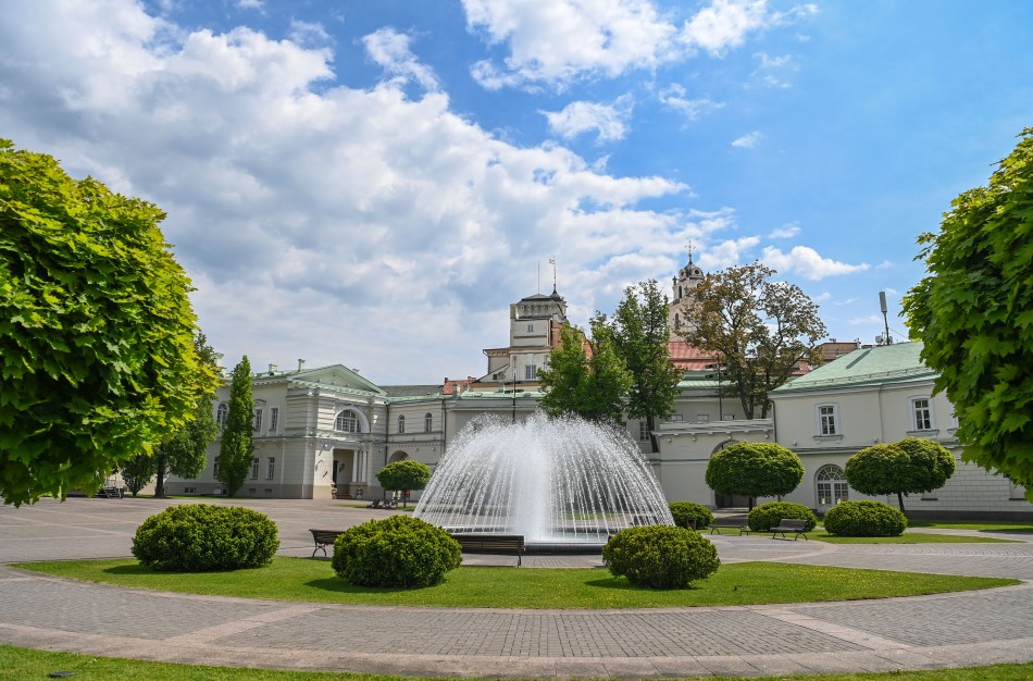 Prezidentūra atveria vidinį kiemą ir parką vasaros sezonui