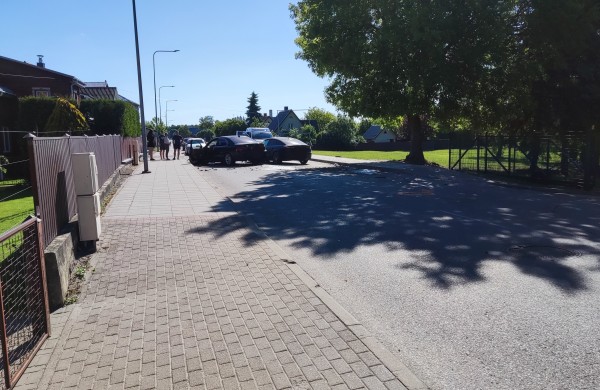 Kauno gatvėje susidūrė BMW ir Audi