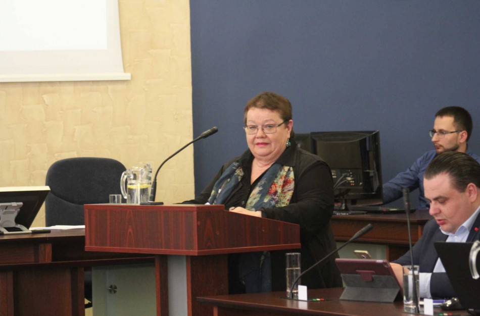 Politikus prajuokino Jonavos nakvynės namų direktorė: su sergančiais AIDS svarbu nesantykiauti (video)