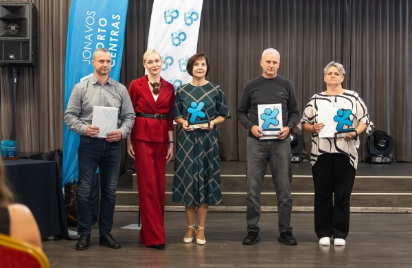 Padėkos popietėje pagerbti Jonavos sporto centro sportininkai ir absolventai