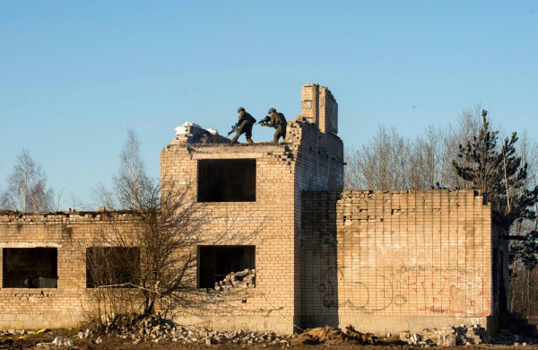 NATO šalių ambasadoriai Rukloje aptarė NATO buvimo didinimą rytinėje Aljanso dalyje 