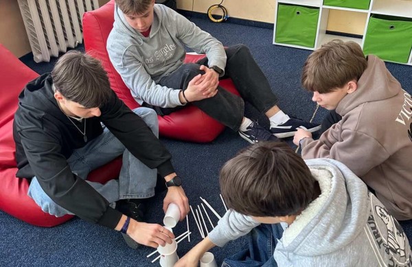 Projektas „Kita stotelė – AŠ!“ įpusėjo: laikas pasidžiaugti pasiekimais ir pasiruošti laukiantiems nuotykiams 