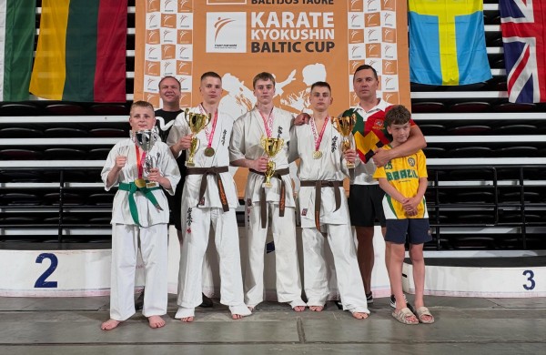 Galingai Klaipėdoje pasirodė Jonavos kyokushin karatė klubo „Kumite“ sportininkai
