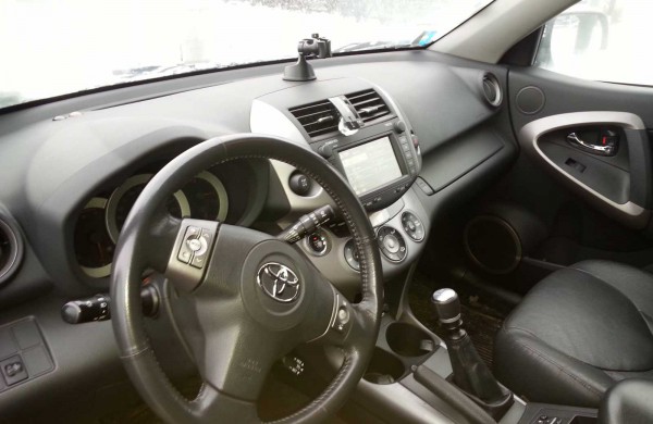 Naktį pavogtas brangus TOYOTA automobilis, jonaviečiai prašo visuomenės pagalbos