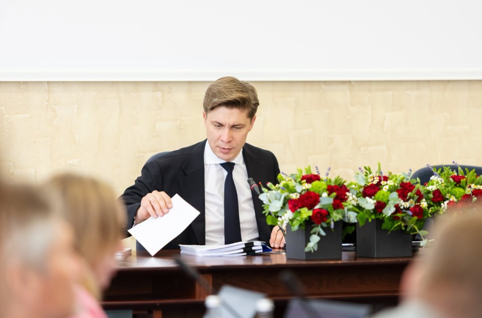 Jonavos tarybos posėdyje - mero padėka ir atsakymai dėl galimų pokyčių savivaldybės vadovybėje