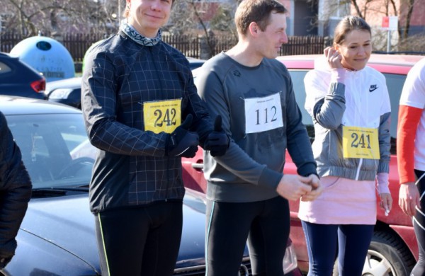 Aplink tvenkinius ratus suko ir ilgų nuotolių bėgikai