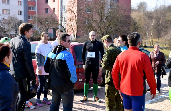 Aplink tvenkinius ratus suko ir ilgų nuotolių bėgikai