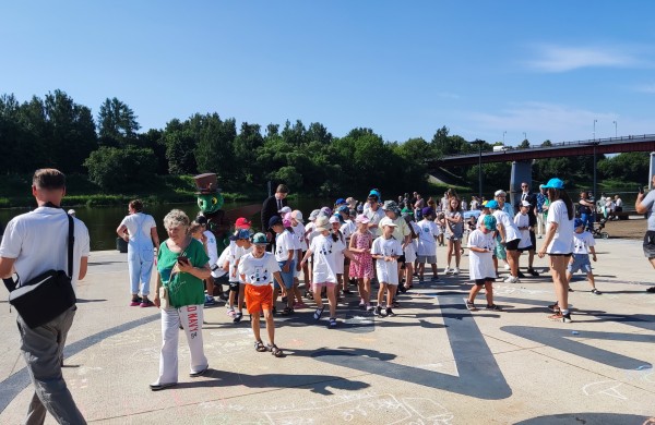 Jonava sako „švartuokitės!“ - Neries krantinėje atidaryta mažųjų laivų prieplauka